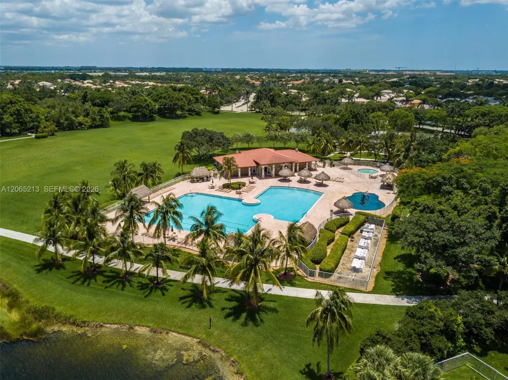 4015 Crossbill Ln Weston, FL 33331