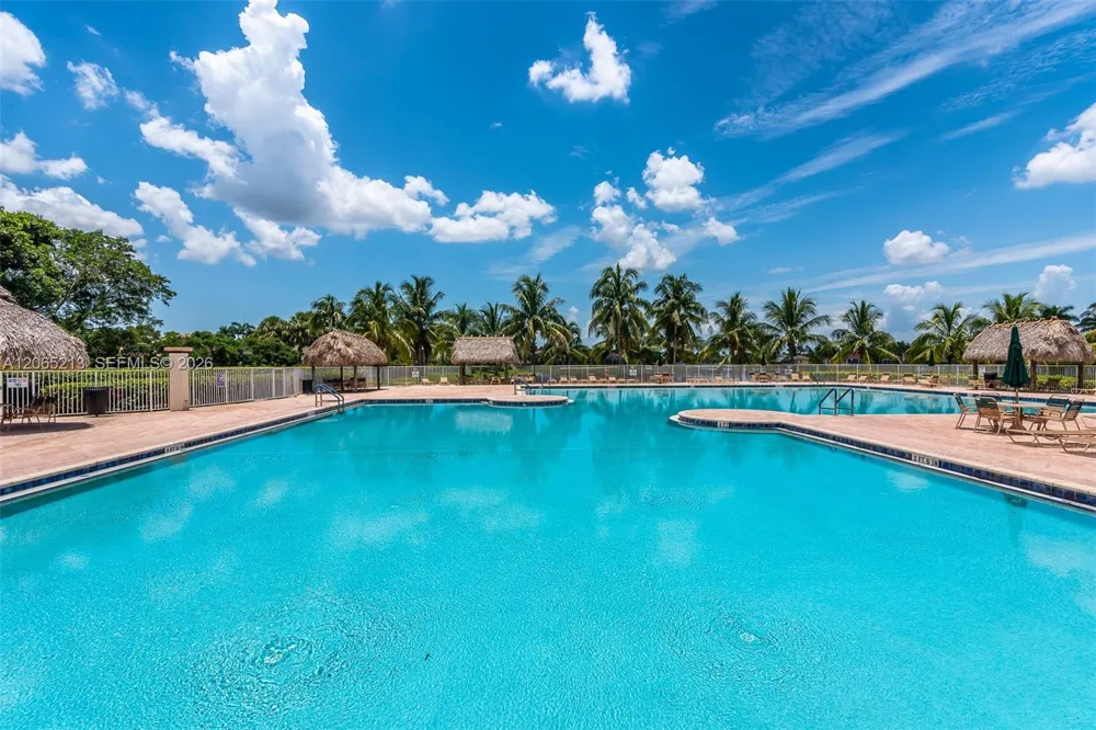 4015 Crossbill Ln Weston, FL 33331
