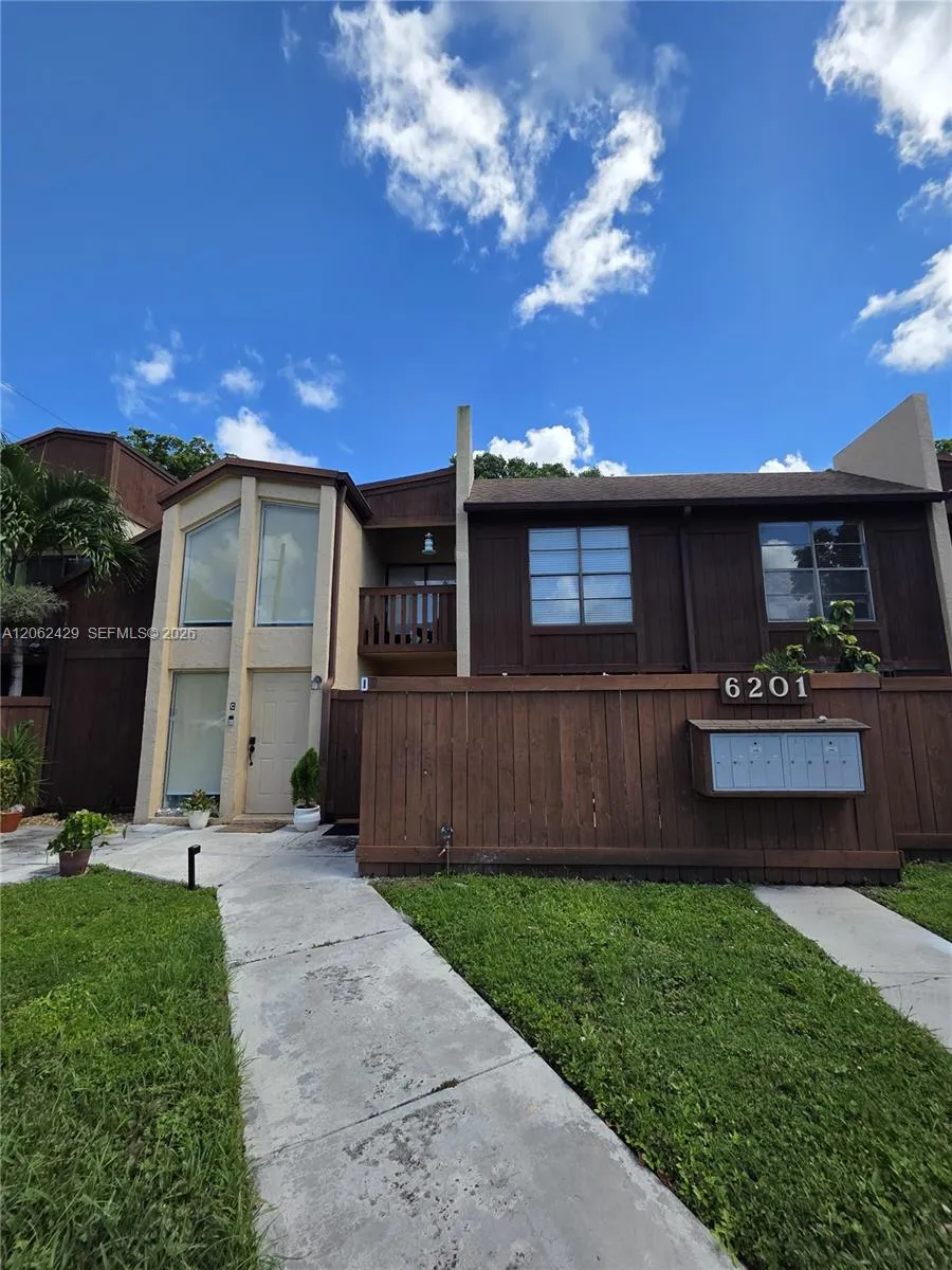 6201 SW 116th Pl #D Miami, FL 33173