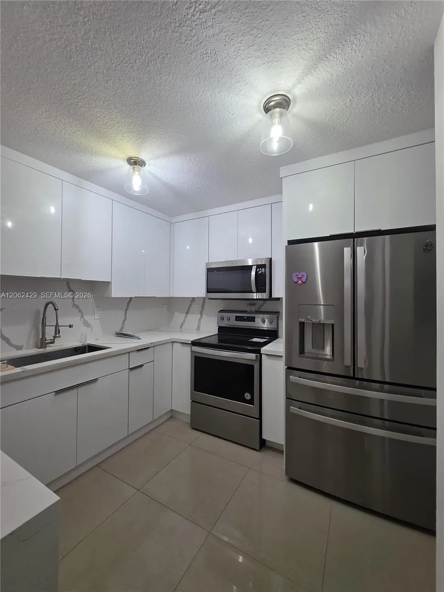 6201 SW 116th Pl #D Miami, FL 33173