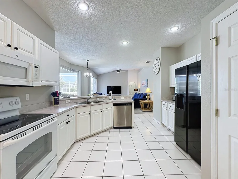 2216 MALLORY CIR Haines City, FL 33844