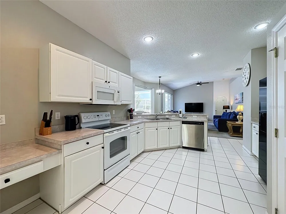 2216 MALLORY CIR Haines City, FL 33844