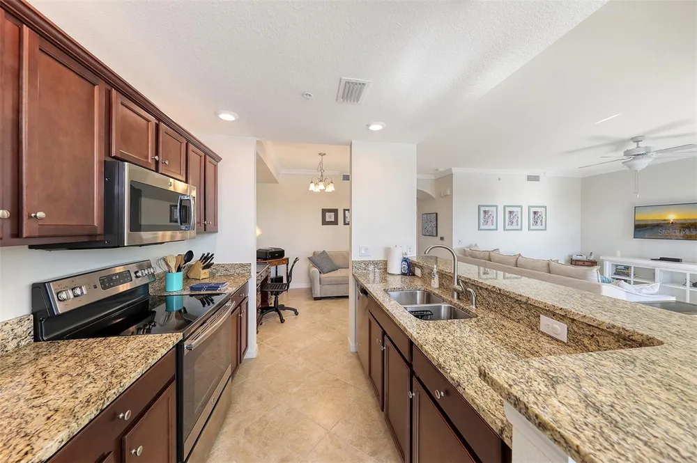16814 VARDON TERRACE #303 Bradenton, FL 34211