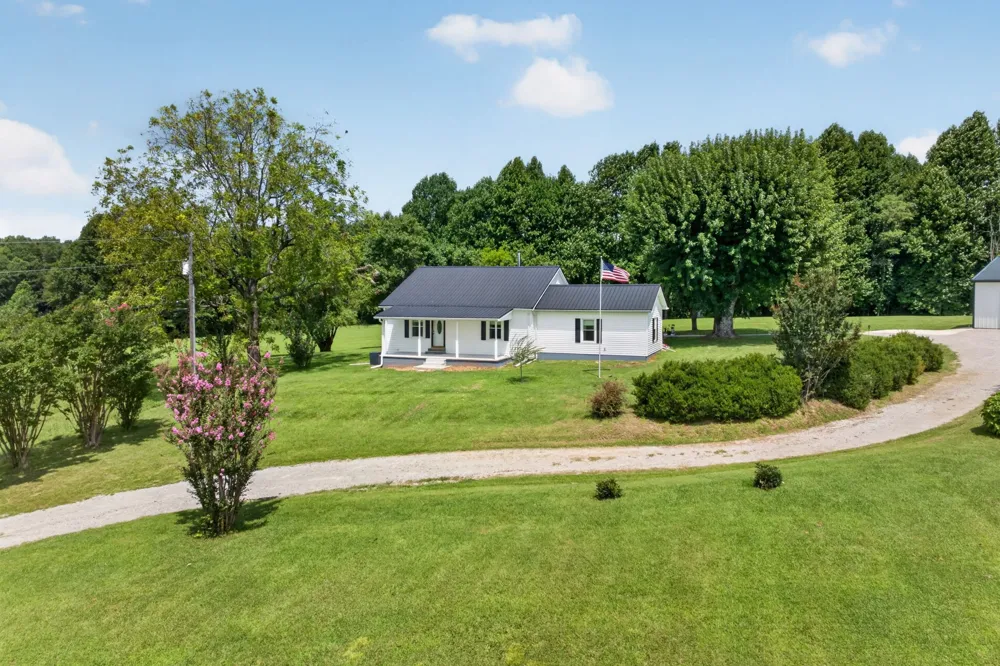 1561 Old Bon Air Rd Sparta, TN 38583
