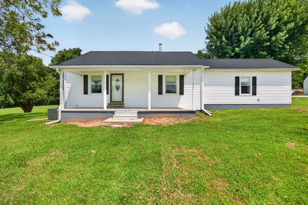 1561 Old Bon Air Rd Sparta, TN 38583
