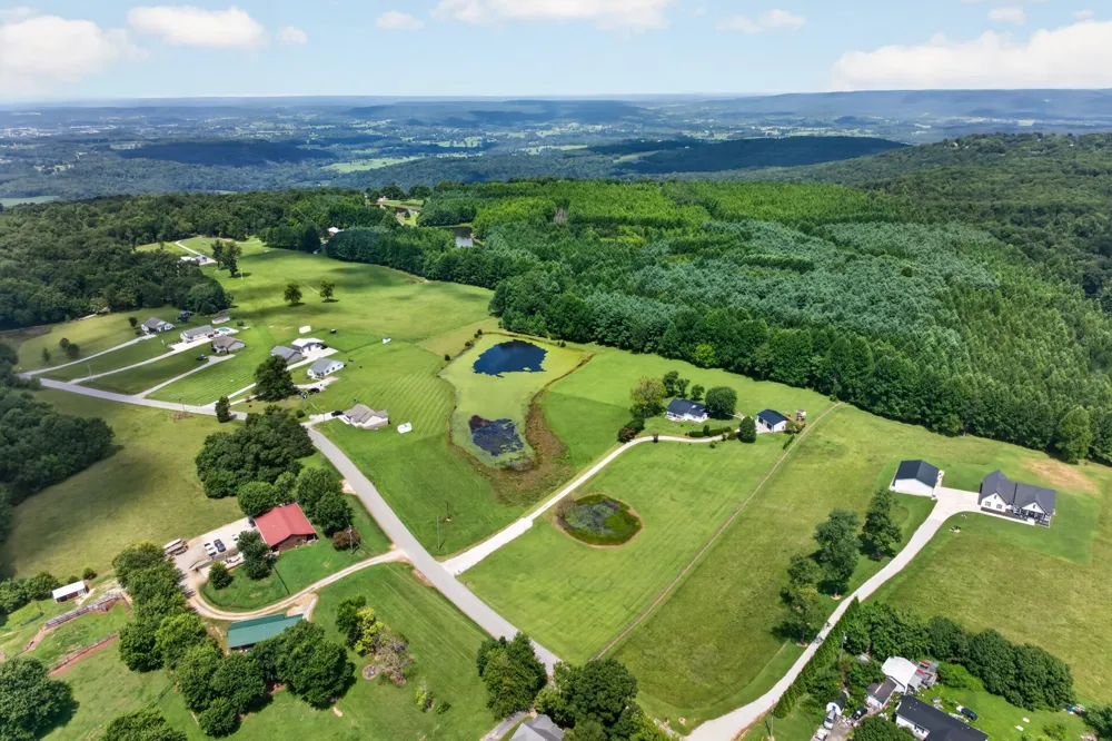 1561 Old Bon Air Rd Sparta, TN 38583