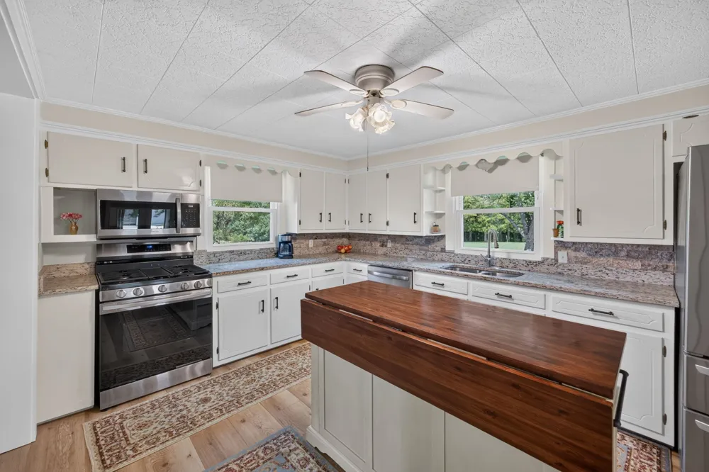 1561 Old Bon Air Rd Sparta, TN 38583