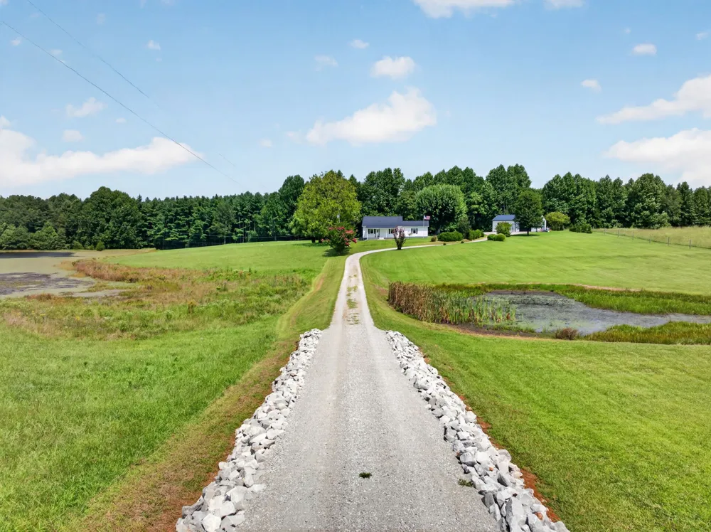 1561 Old Bon Air Rd Sparta, TN 38583