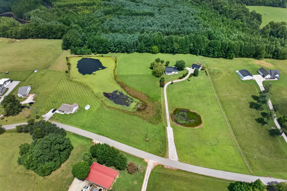 1561 Old Bon Air Rd Sparta, TN 38583