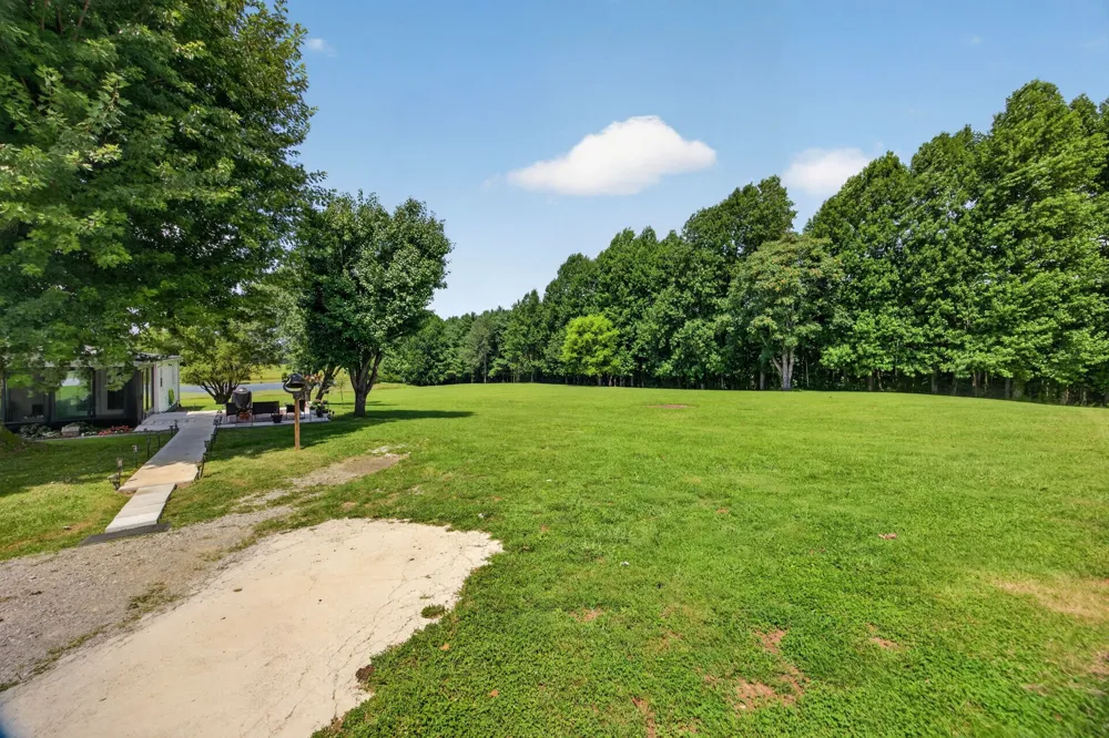 1561 Old Bon Air Rd Sparta, TN 38583