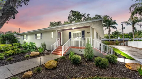 1522 DEL CREST PLACE