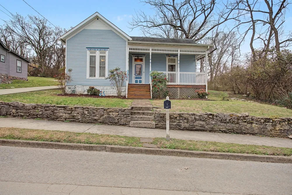 407 W 12th St Columbia, TN 38401