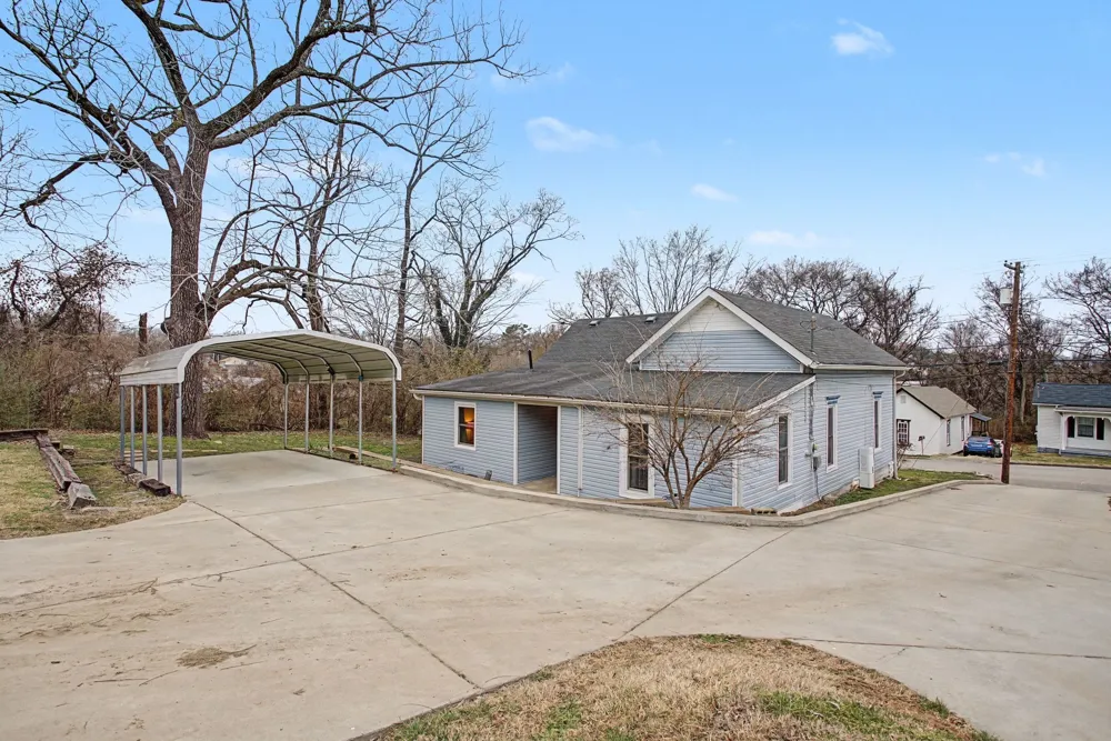 407 W 12th St Columbia, TN 38401