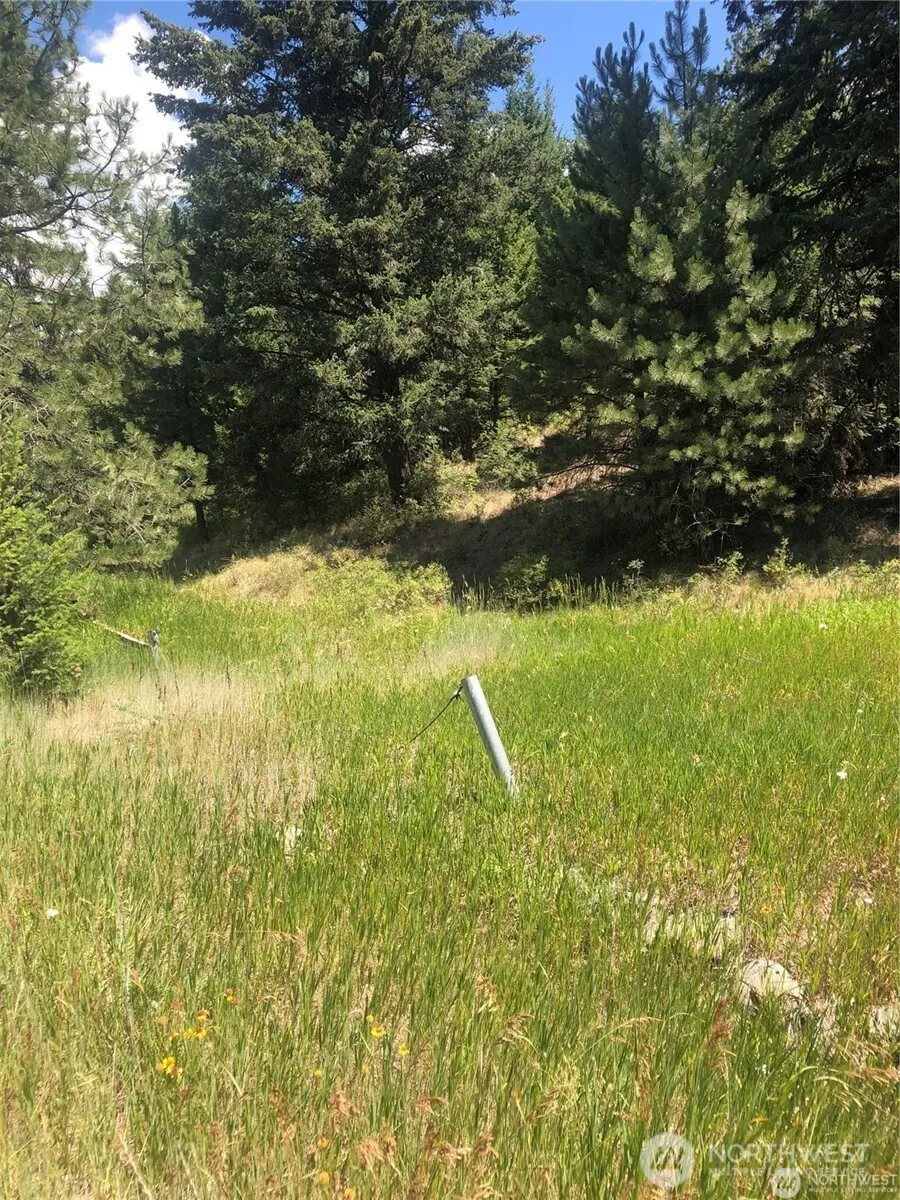 22 Pine Chee Rd Oroville, WA 98844