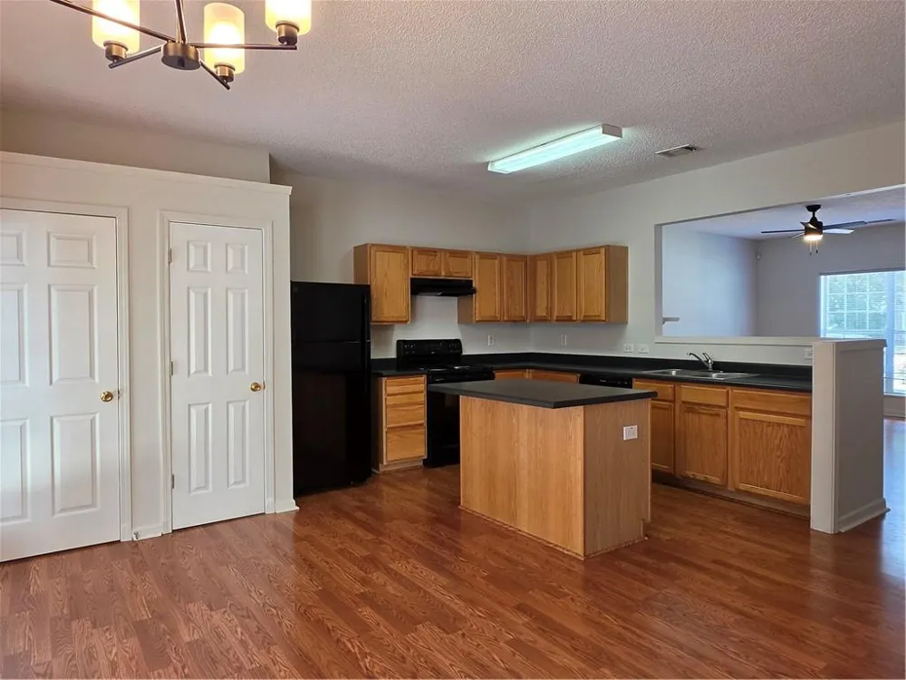 2846 Parkway Close Lithonia, GA 30058