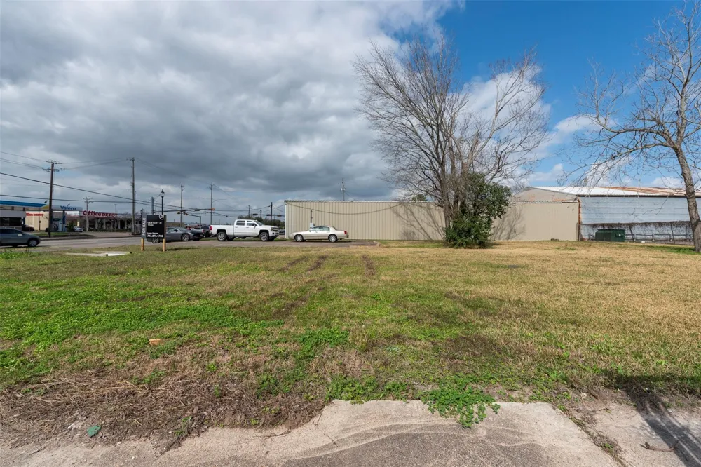 2107 Main Street Pearland, TX 77581