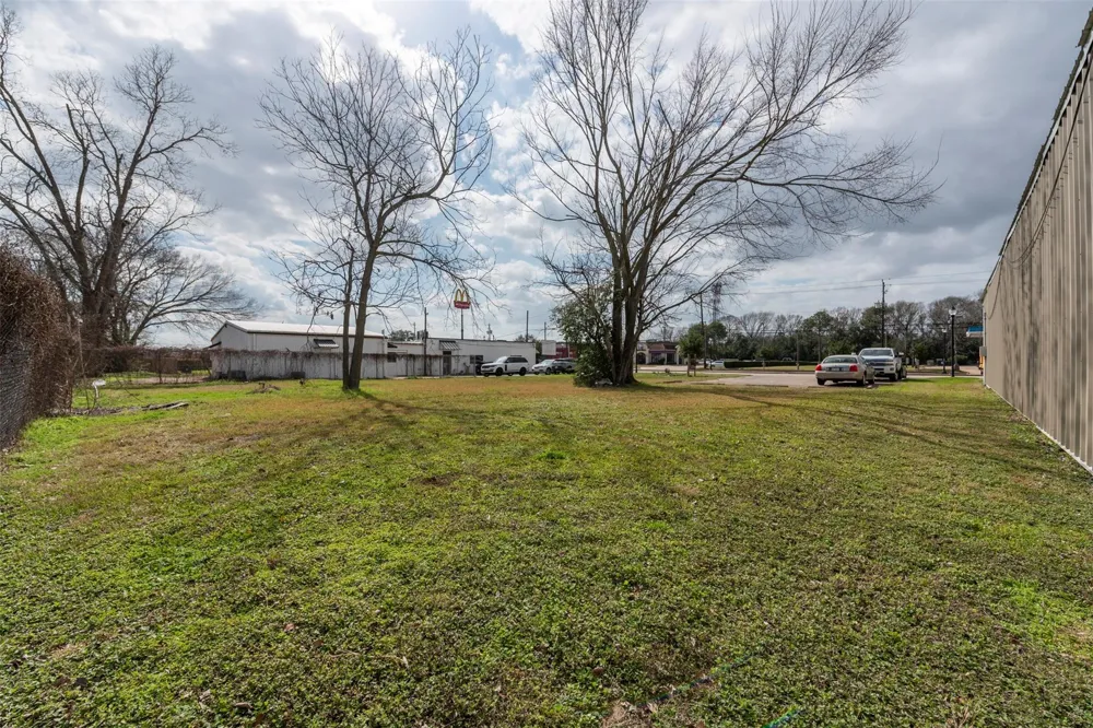 2107 Main Street Pearland, TX 77581