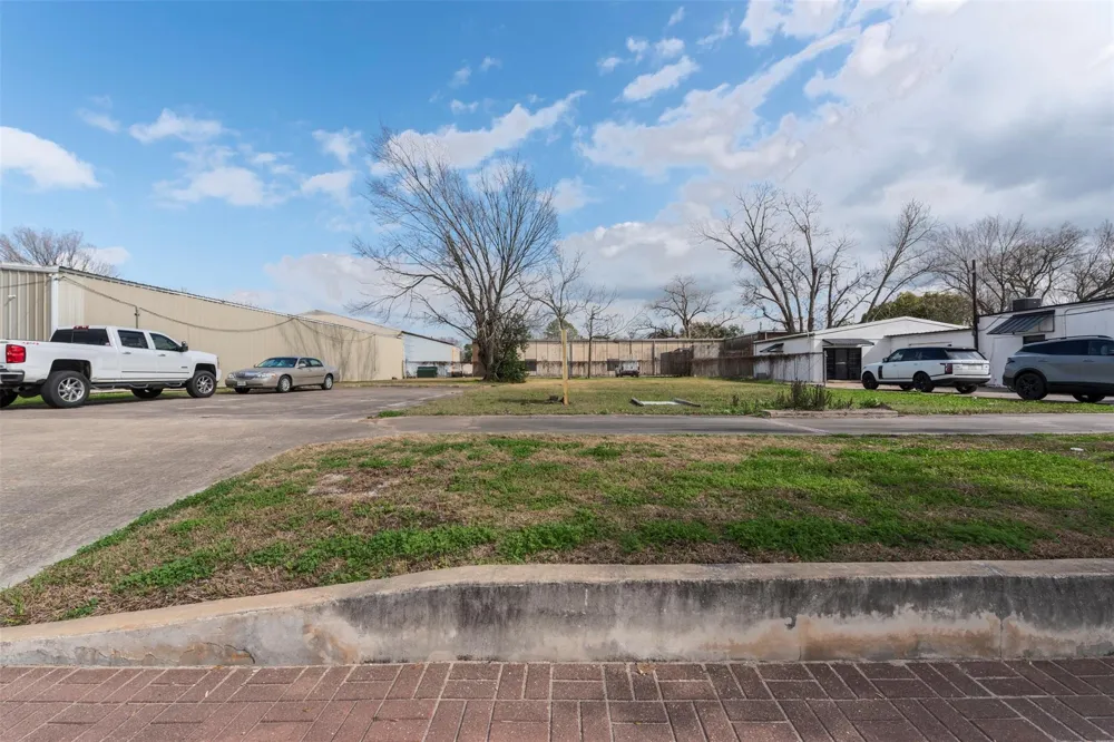 2107 Main Street Pearland, TX 77581
