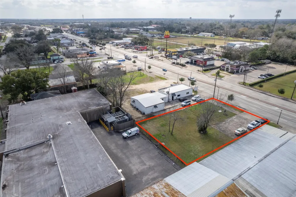 2107 Main Street Pearland, TX 77581