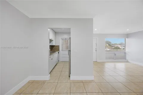 5420 Hollywood Blvd #208