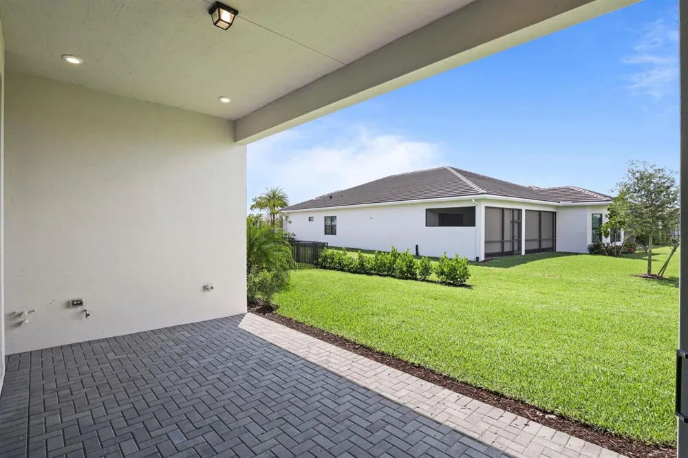 5303 Saint Armands Way Westlake, FL 33470