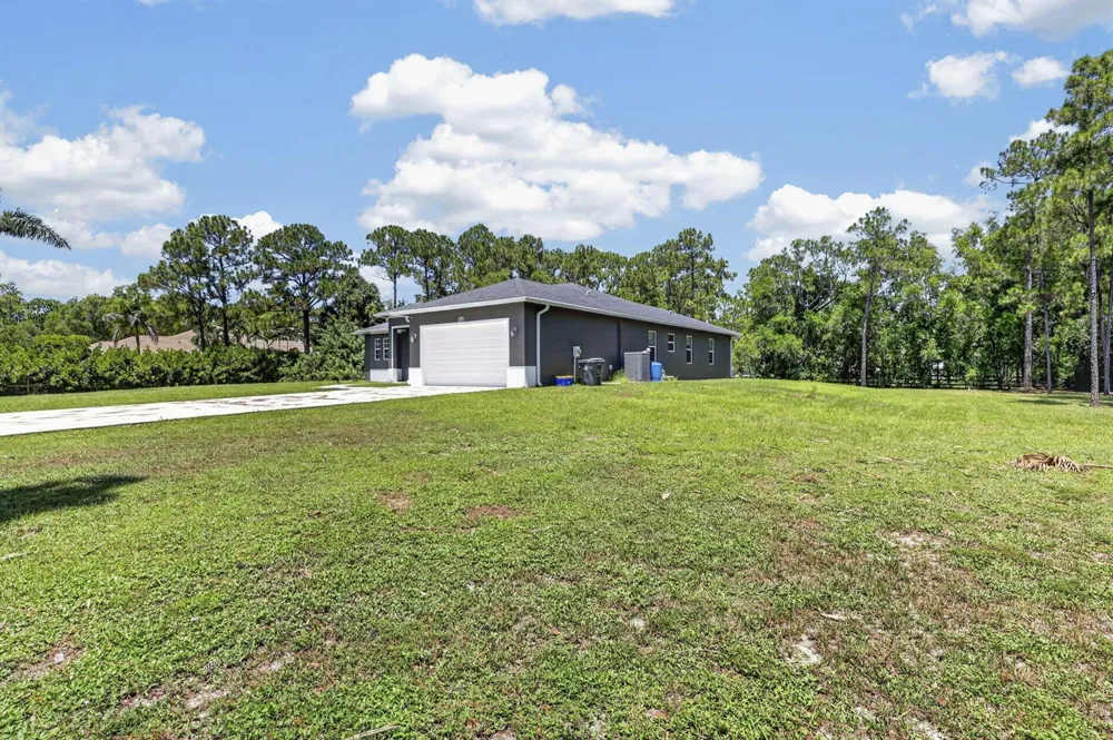 17519 Tangerine Boulevard Loxahatchee, FL 33470