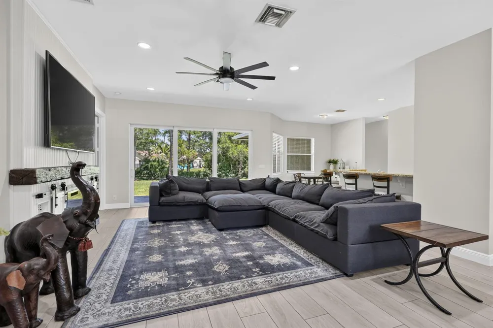 17519 Tangerine Boulevard Loxahatchee, FL 33470