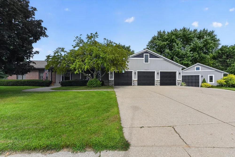 2827 Florence Drive SW Wyoming City, MI 49418