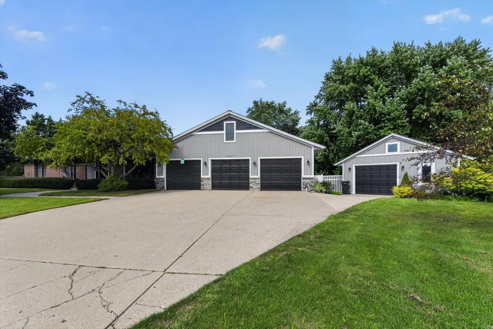 2827 Florence Drive SW Wyoming City, MI 49418
