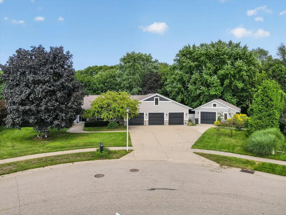 2827 Florence Drive SW Wyoming City, MI 49418