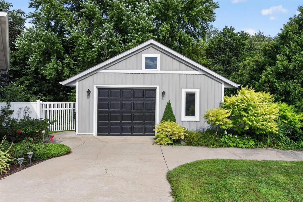 2827 Florence Drive SW Wyoming City, MI 49418