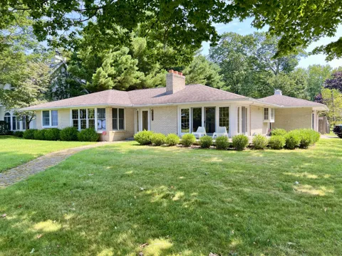 3007 Lakeshore Drive