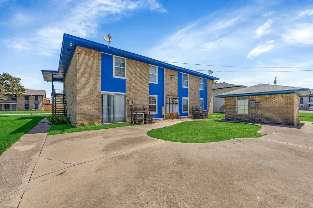 3024 Tudor Lane Irving, TX 75060