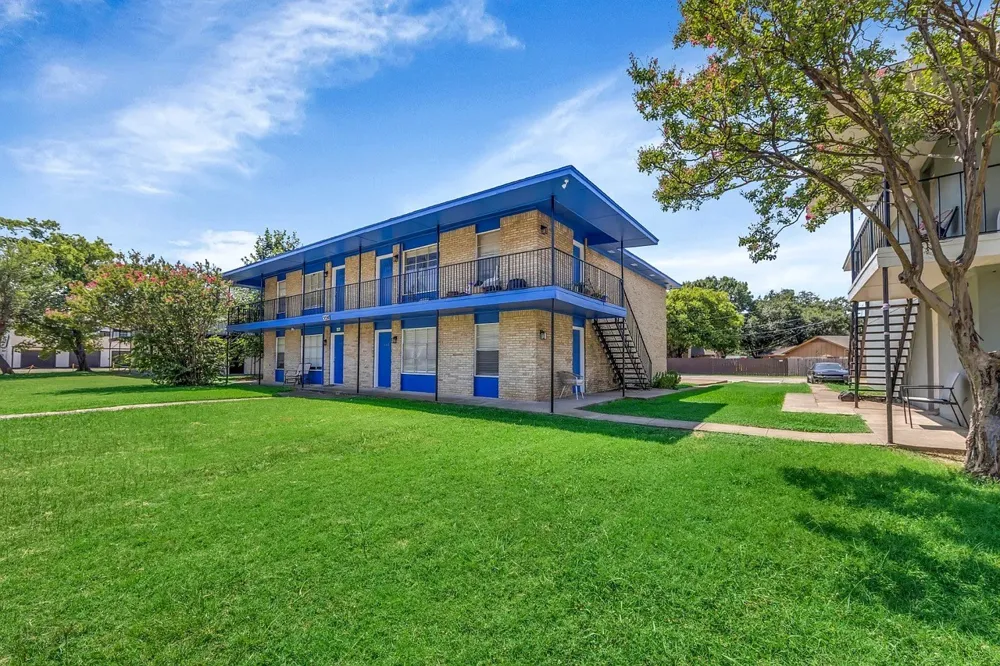 3024 Tudor Lane Irving, TX 75060