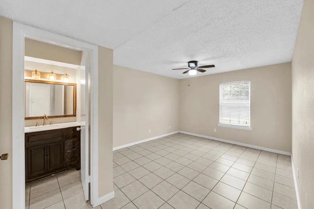 3024 Tudor Lane Irving, TX 75060