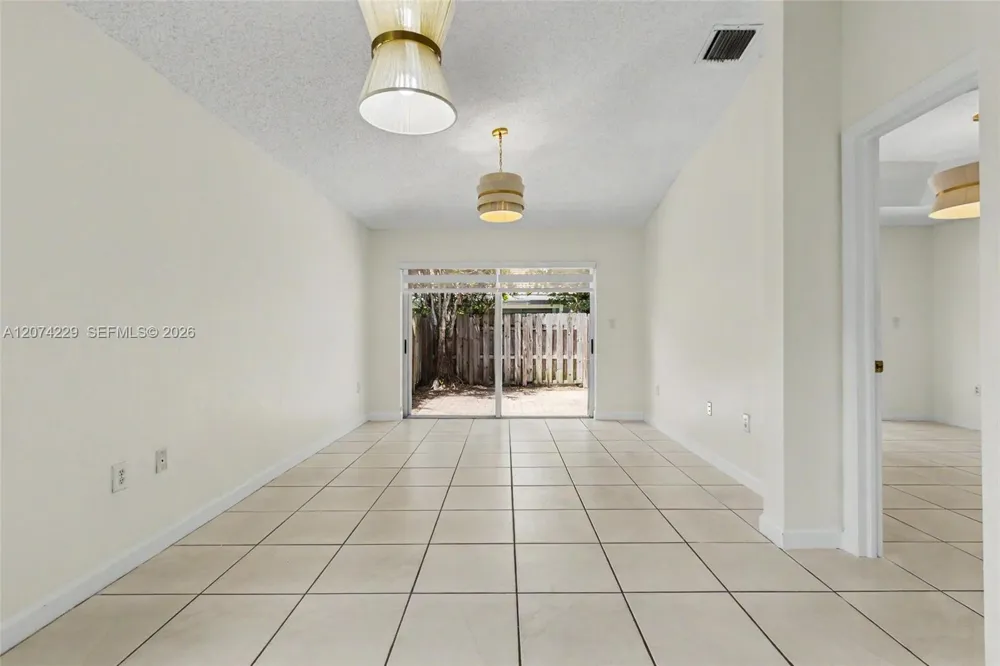 5118 NW 115th Ct Doral, FL 33178