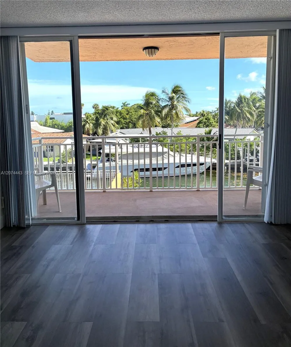 2450 NE 135th St #209 North Miami, FL 33181
