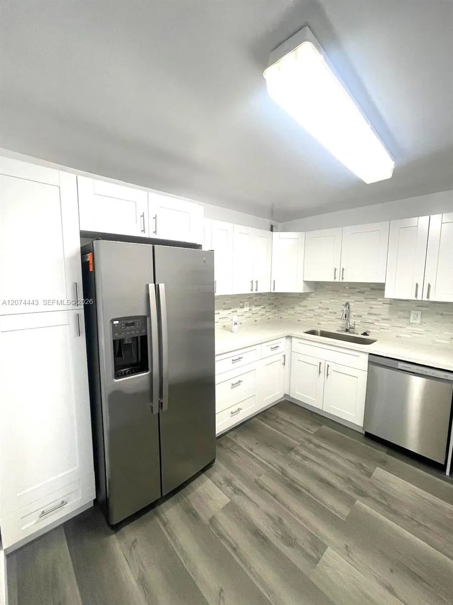 2450 NE 135th St #209 North Miami, FL 33181
