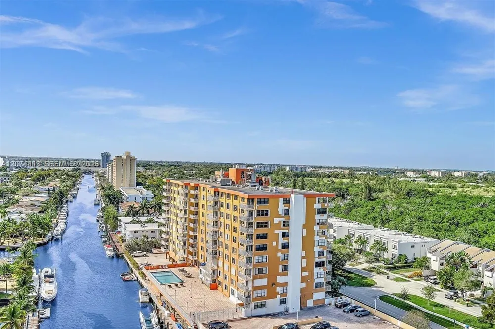 2450 NE 135th St #209 North Miami, FL 33181