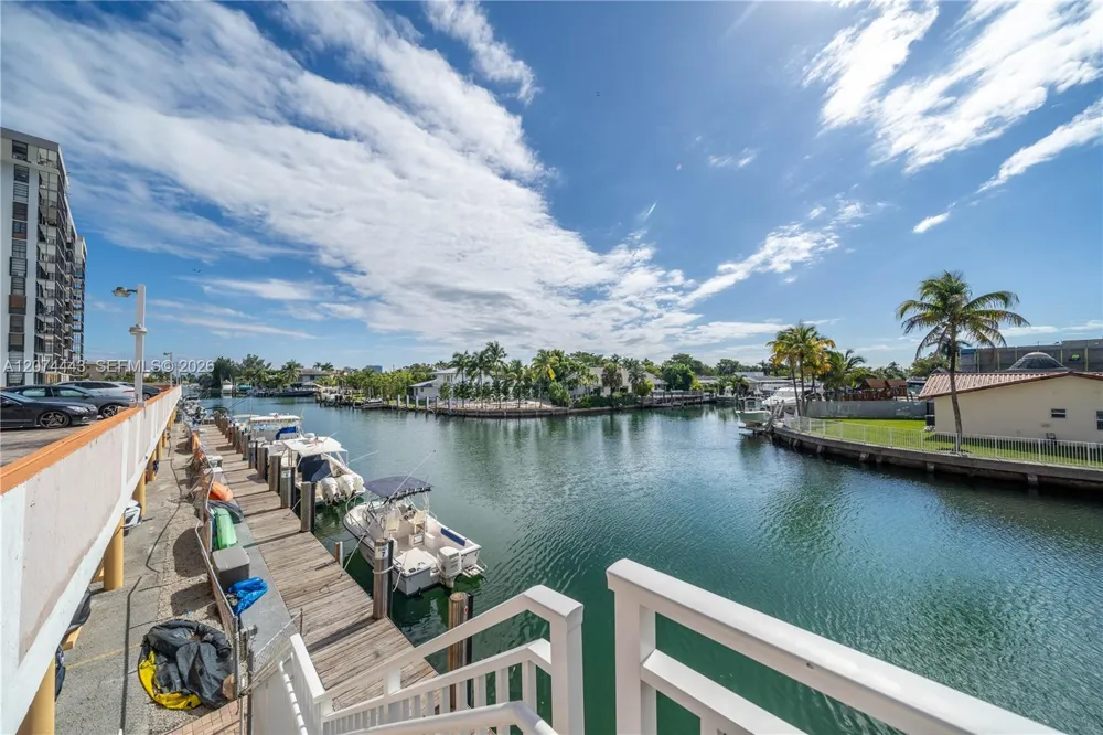 2450 NE 135th St #209 North Miami, FL 33181
