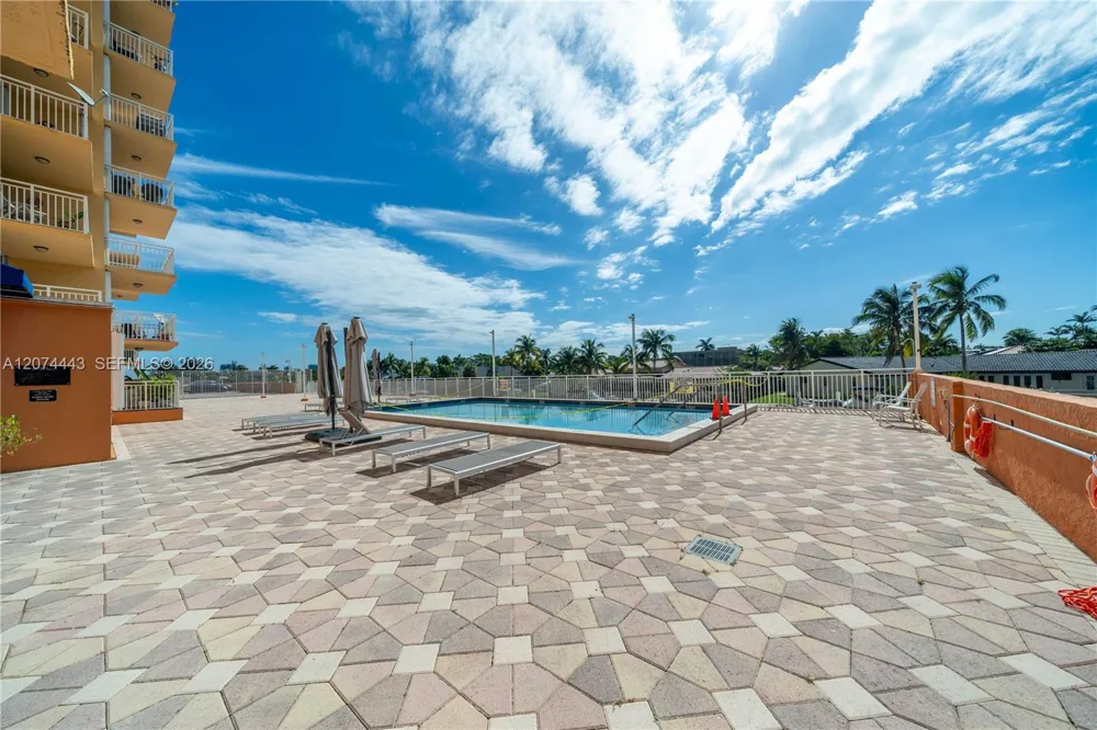 2450 NE 135th St #209 North Miami, FL 33181