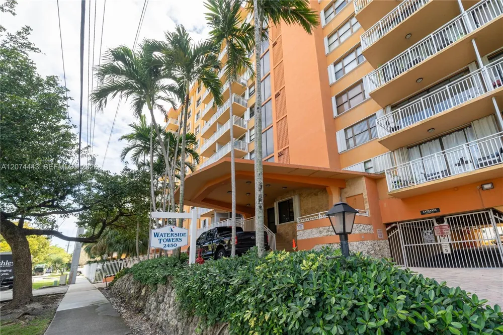 2450 NE 135th St #209 North Miami, FL 33181