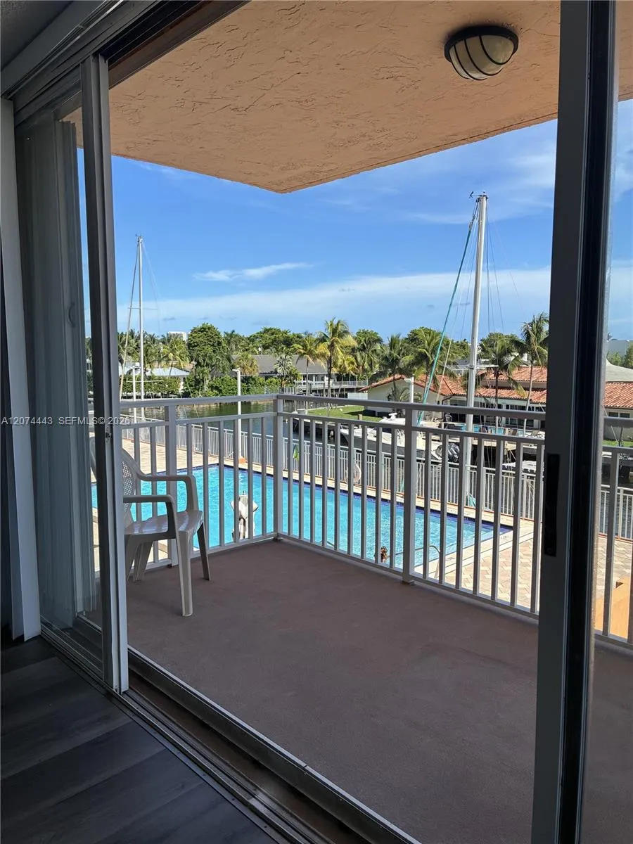 2450 NE 135th St #209 North Miami, FL 33181
