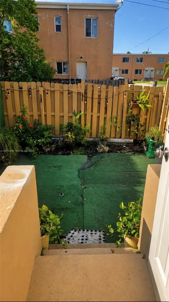 301 NW 84th St #301 Miami, FL 33150