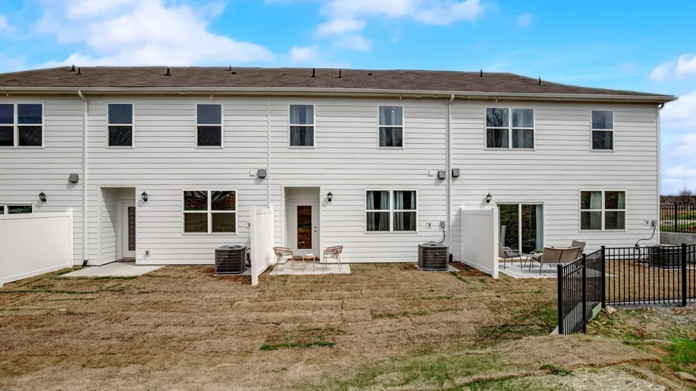 2237 Harlequin Point Lebanon, TN 37090