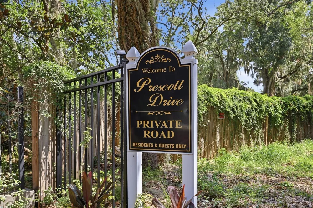 238 PRESCOTT DRIVE Orlando, FL 32809