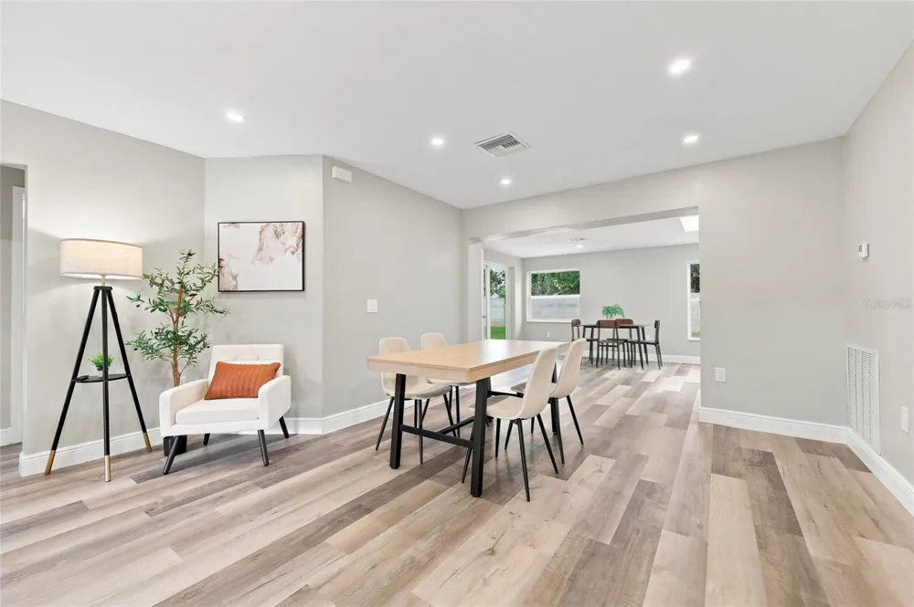 238 PRESCOTT DRIVE Orlando, FL 32809
