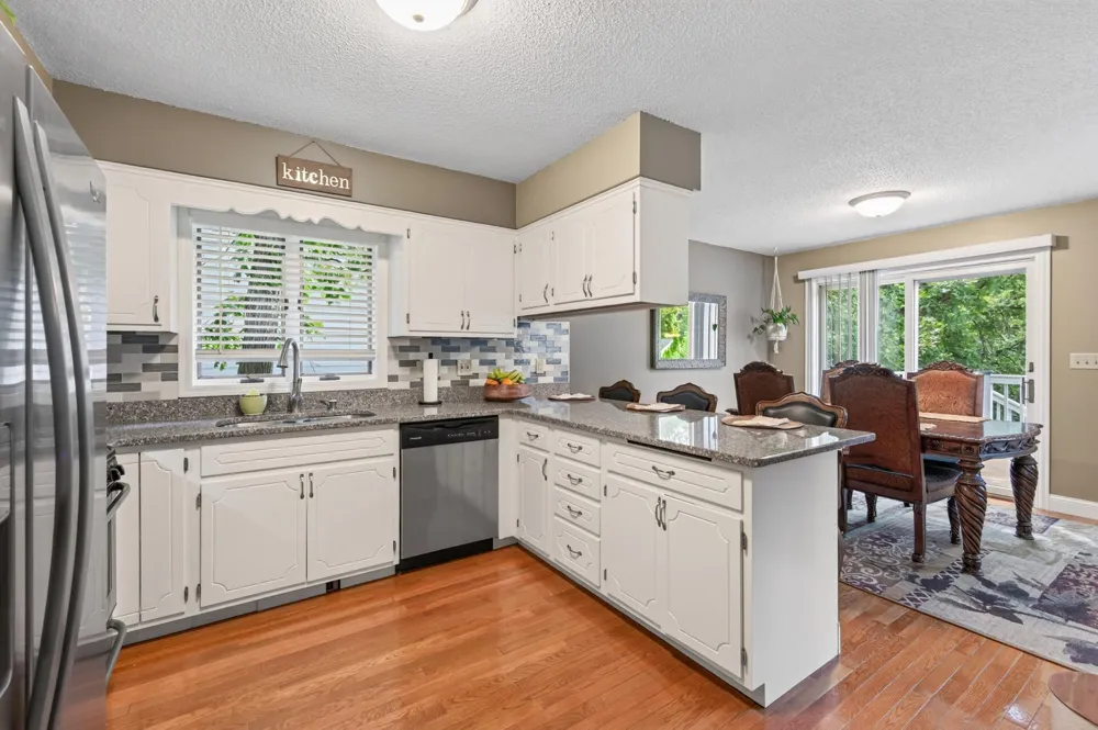 2048 17th Avenue E North Saint Paul, MN 55109