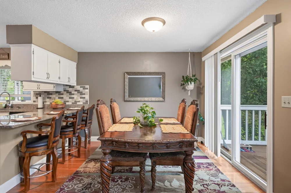 2048 17th Avenue E North Saint Paul, MN 55109