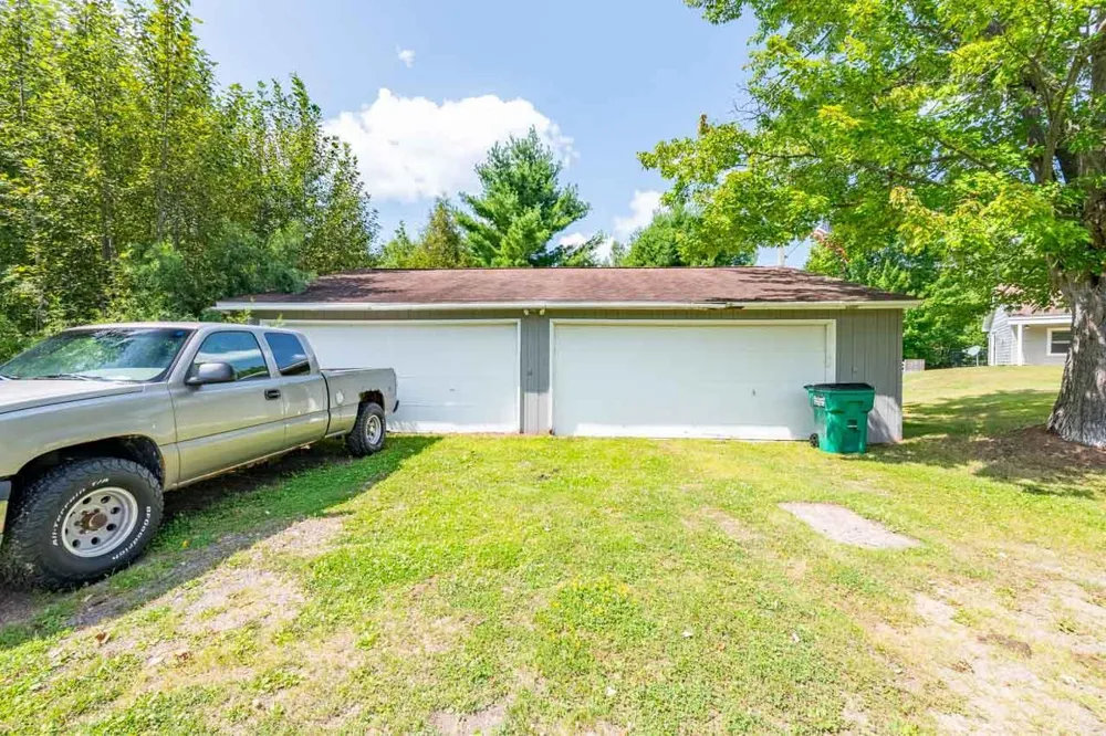 9225 Merrill Road Hibbing, MN 55746
